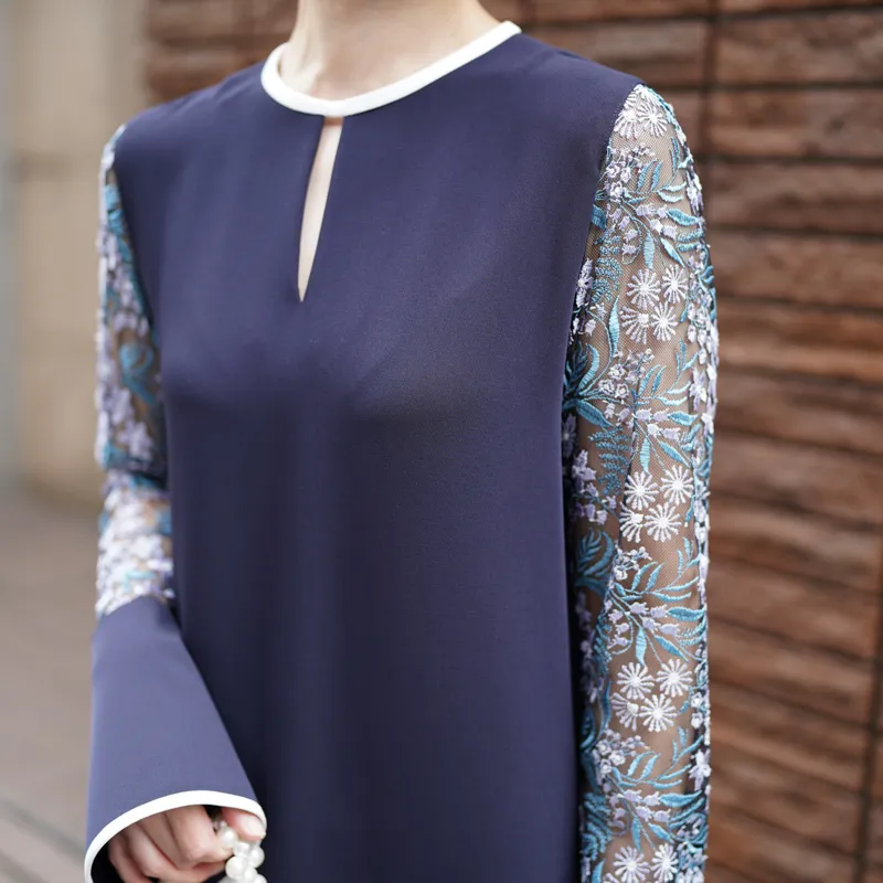 Mame Kurogouchi（マメ クロゴウチ） フローラルレーススリーブ