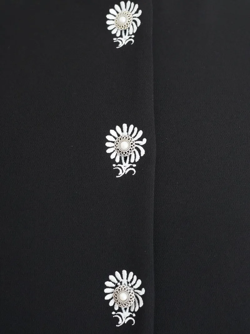 Mame Kurogouchi（マメ クロゴウチ）  エンブロイダードボタンホールスリーブレスドレス（ブラック/サイズ2）ボタンアップ