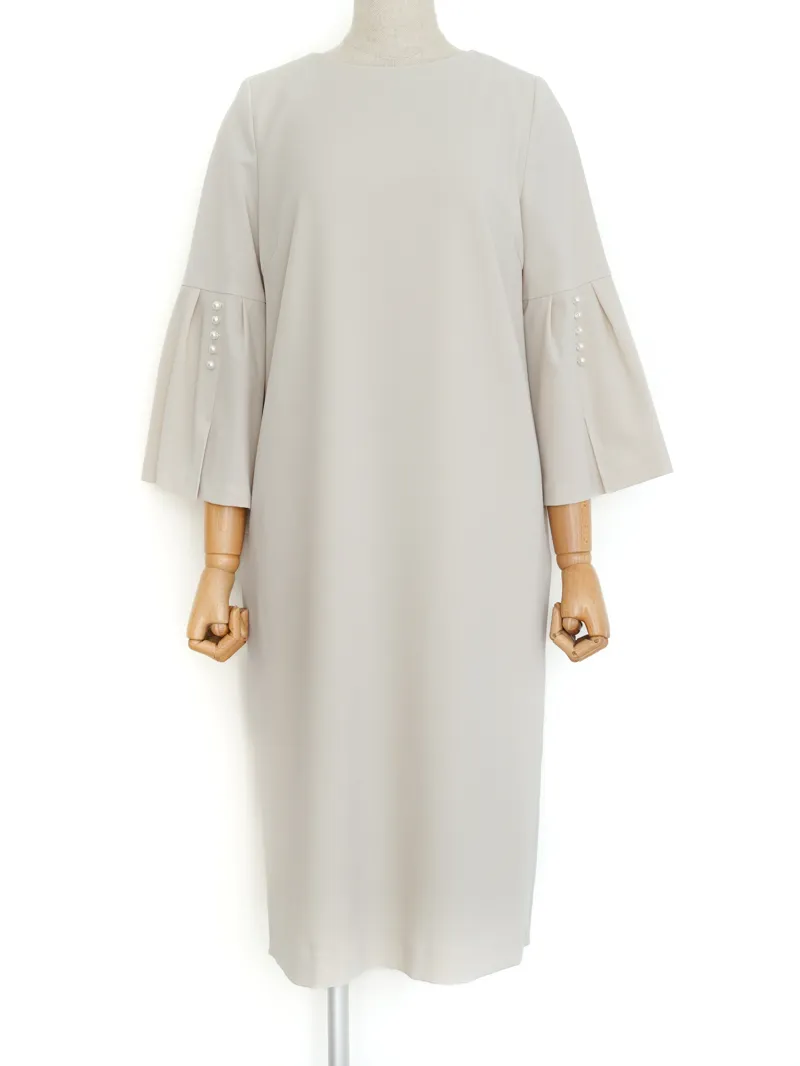 UNITED ARROWS（ユナイテッドアローズ） パウダリードレープIラインドレス（ベージュ/サイズ38）　トルソー正面