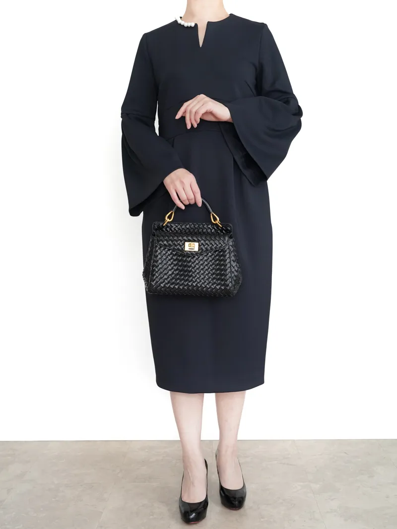 UNITED ARROWS（ユナイテッドアローズ） パールモチーフ スリットノーカラードレス（ネイビー/サイズ38）