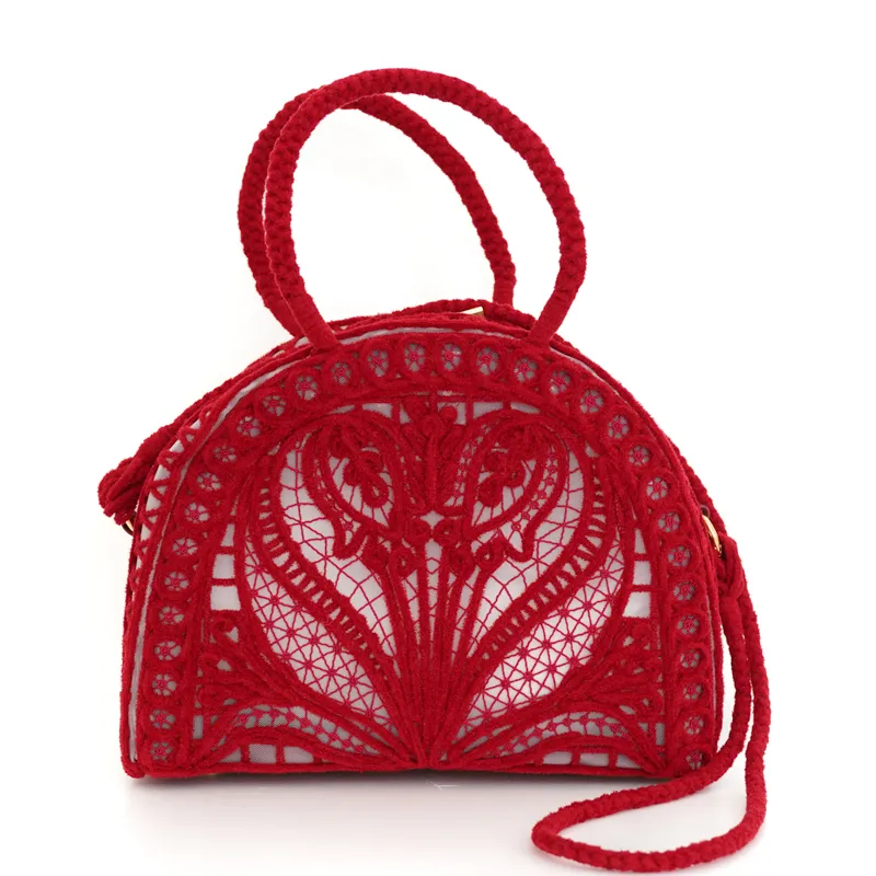 Mame Kurogouchi（マメ クロゴウチ）  コーディングエンブロイダリーハンドバッグ（レッド）