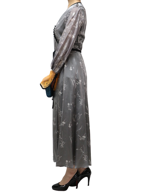 Mame Kurogouchi（マメ クロゴウチ） シルクラメプリントVネックドレス