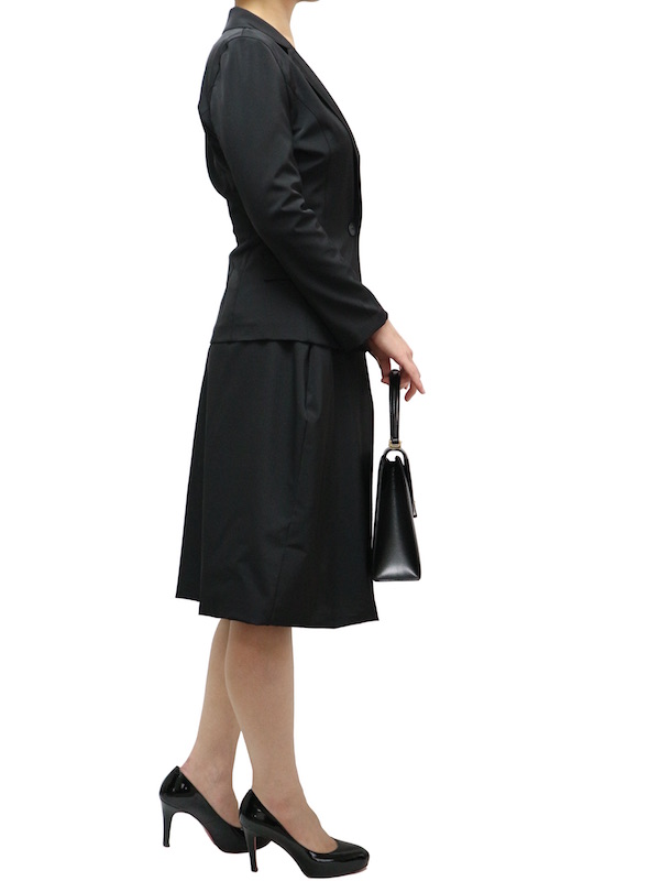 FOXEY NY（フォクシーニューヨーク） テーラーカラースカートスーツ（ブラック/サイズ38）｜レンタルドレス THE DRESS