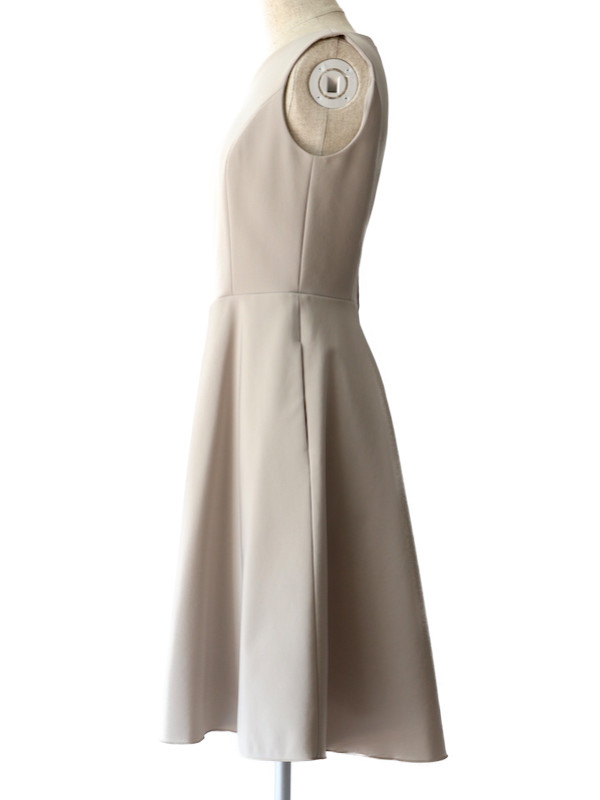 FOXEY NY（フォクシーニューヨーク） ハートシェイプトネックラインドレス（グレーベージュ/サイズ40）｜レンタルドレス THE DRESS